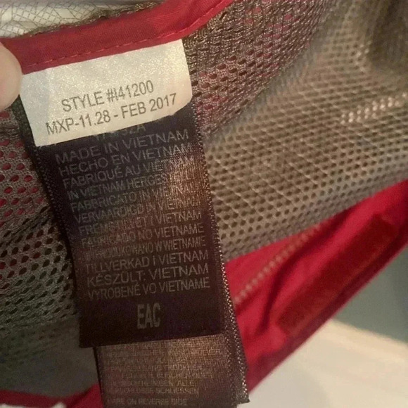 Marmont red rain jacket - medium - note some wear inside - lots of pockets - Picture 8 of 12